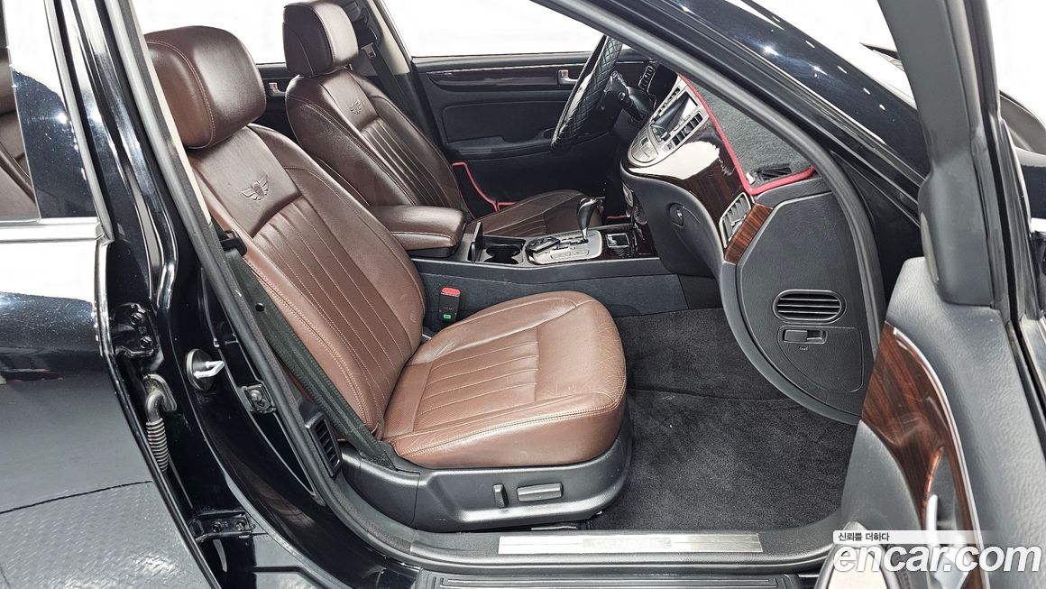 Hyundai Genesis 2012