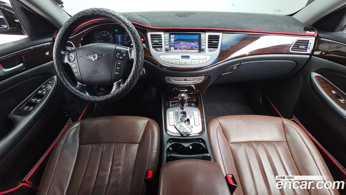 Hyundai Genesis 2012