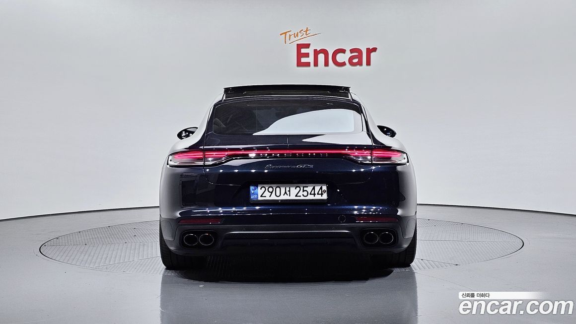 Porsche Panamera 2022