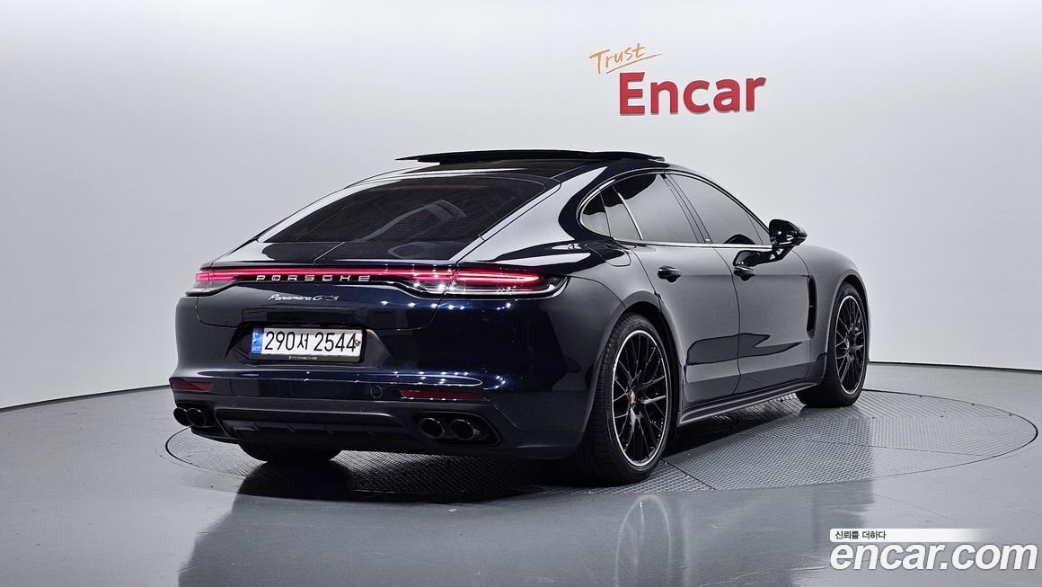 Porsche Panamera 2022
