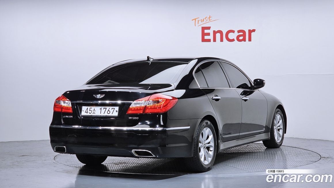 Hyundai Genesis 2012