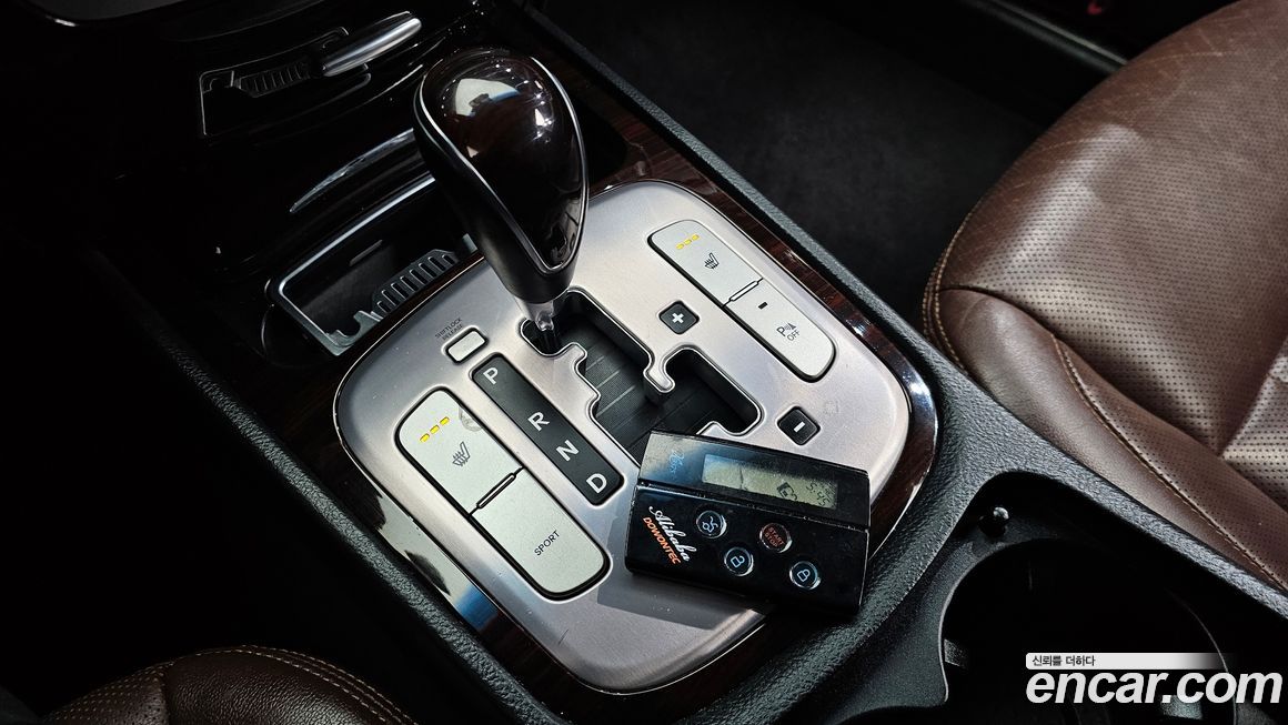 Hyundai Genesis 2012