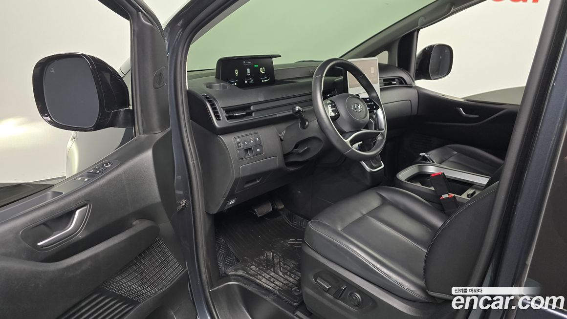 Hyundai Staria 2023