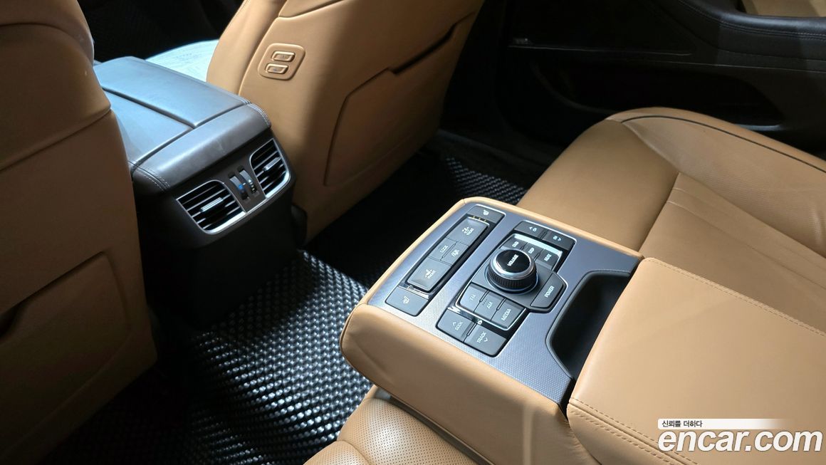 Hyundai Genesis 2016