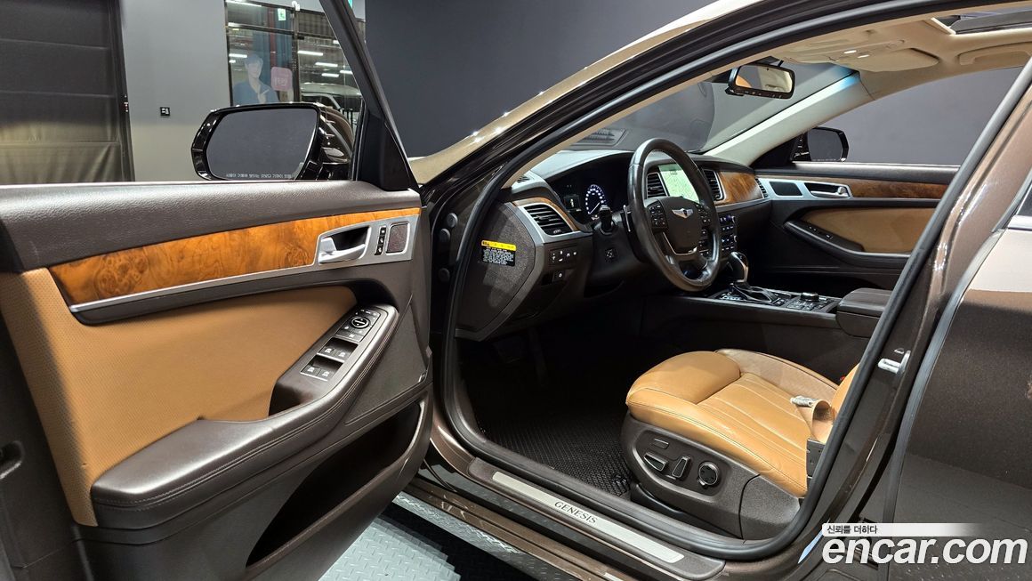 Hyundai Genesis 2016