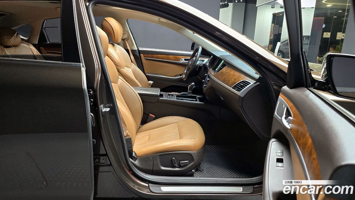 Hyundai Genesis 2016