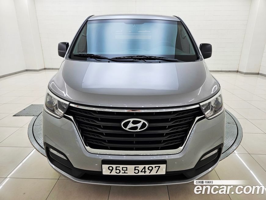 Hyundai Starex 2021