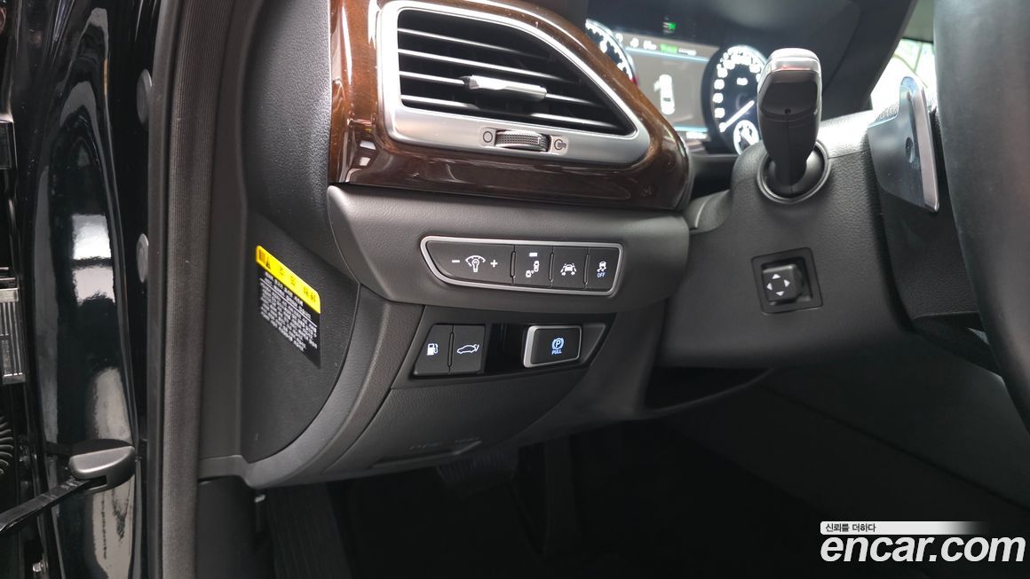 Genesis EQ900 2016