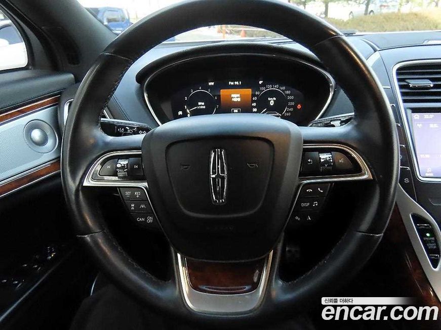 Lincoln Nautilus 2020