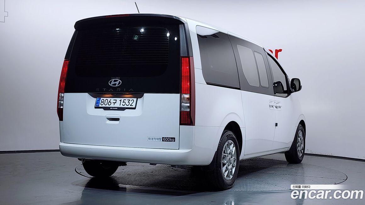 Hyundai Staria 2025