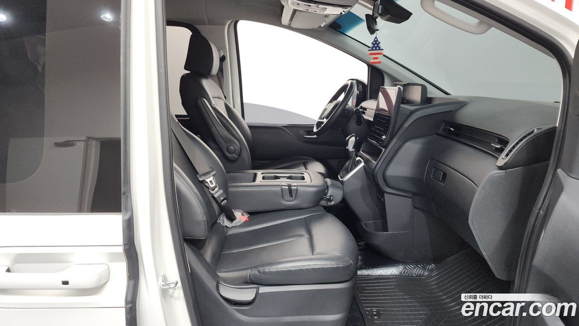 Hyundai Staria 2024