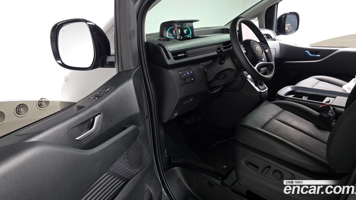 Hyundai Staria 2025