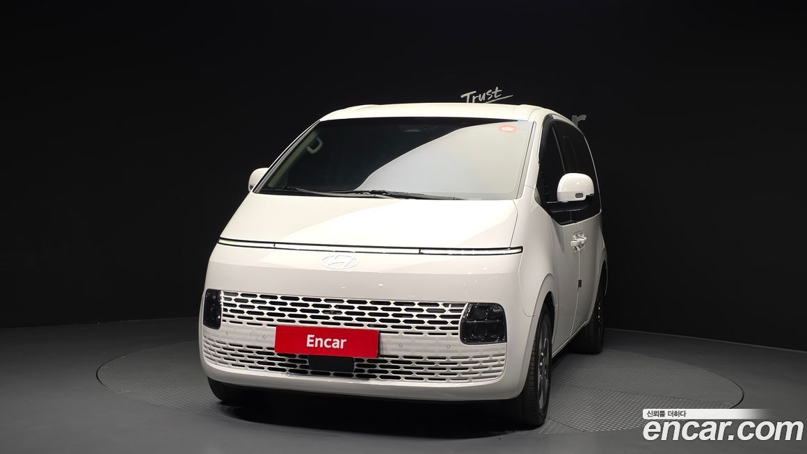 Hyundai Staria 2025