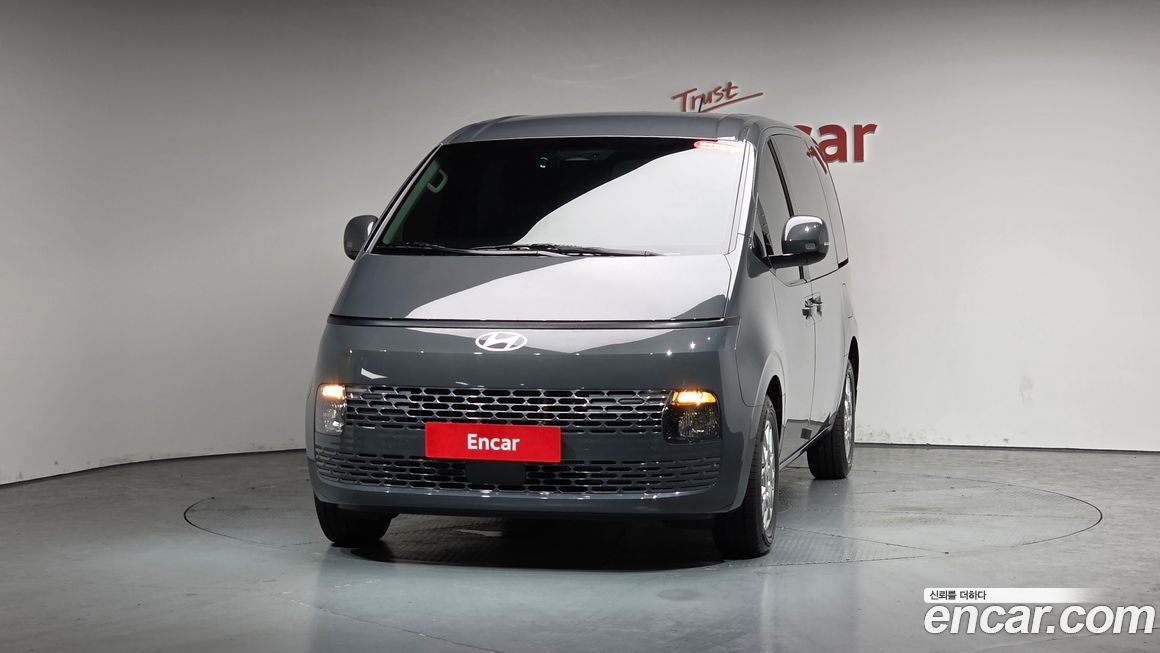 Hyundai Staria 2025