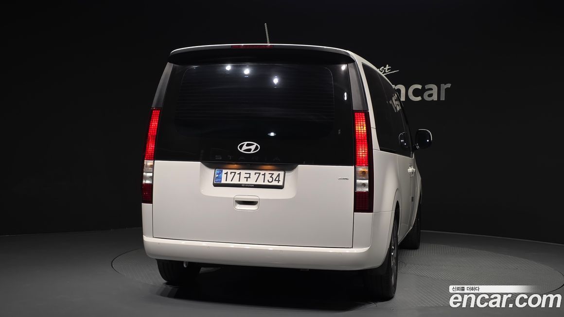 Hyundai Staria 2025