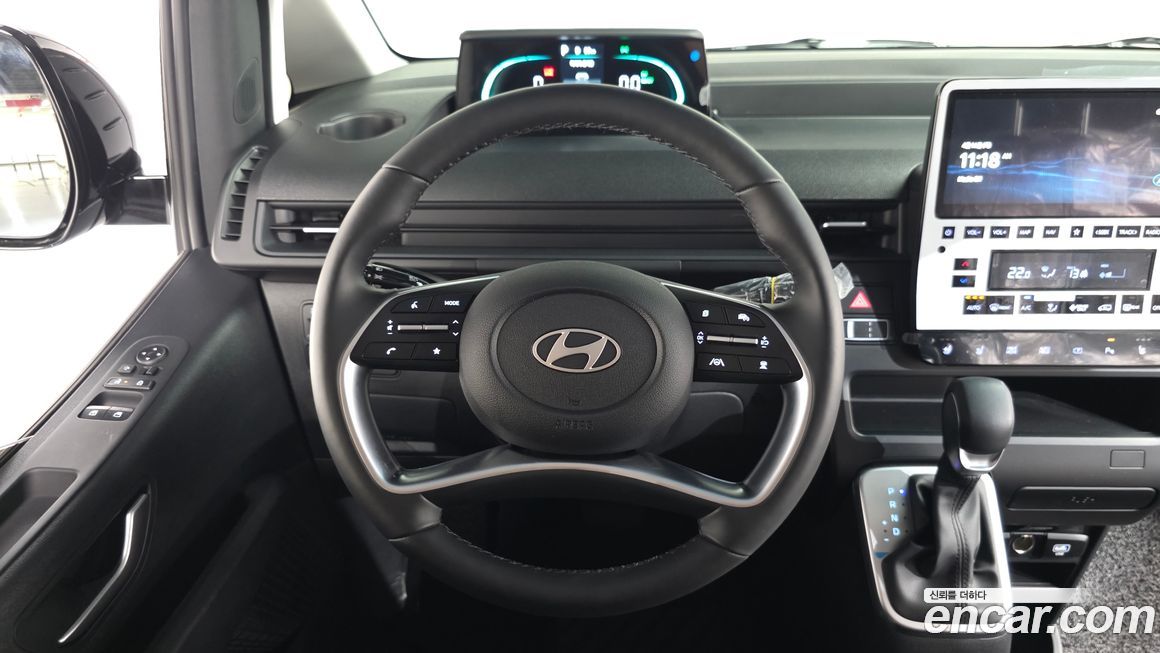 Hyundai Staria 2025