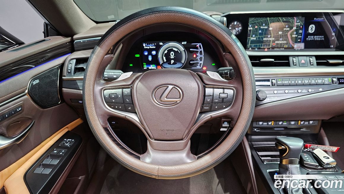 Lexus ES 2019