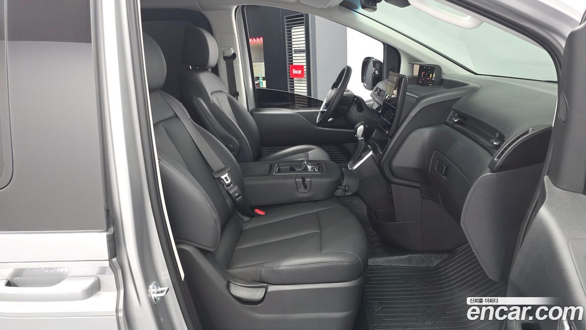 Hyundai Staria 2025