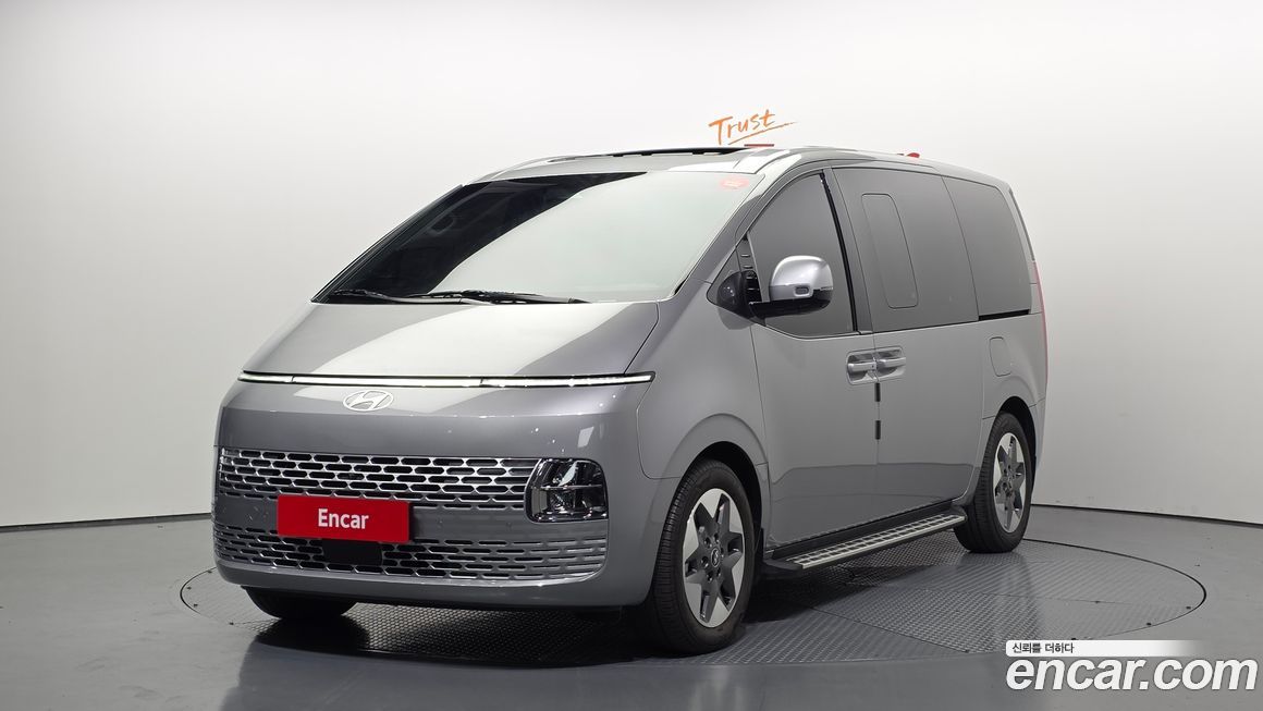 Hyundai Staria 2025