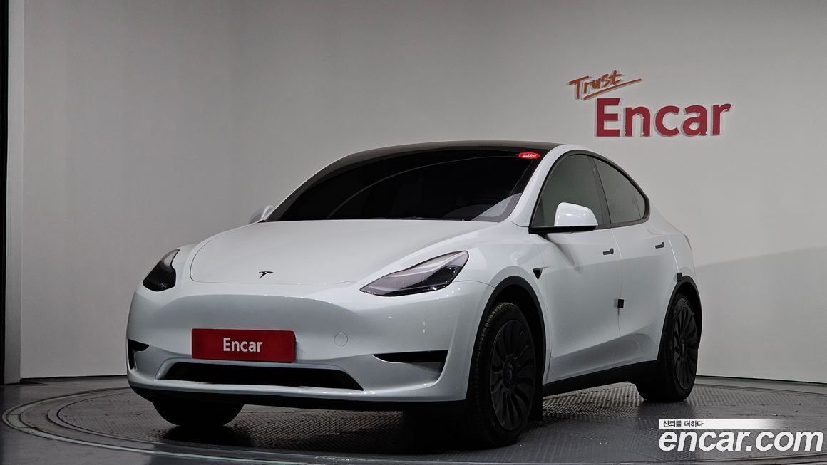 Tesla Model Y 2024