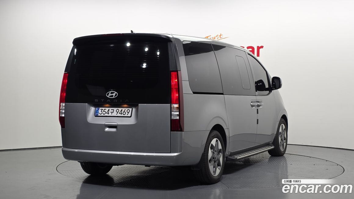 Hyundai Staria 2025