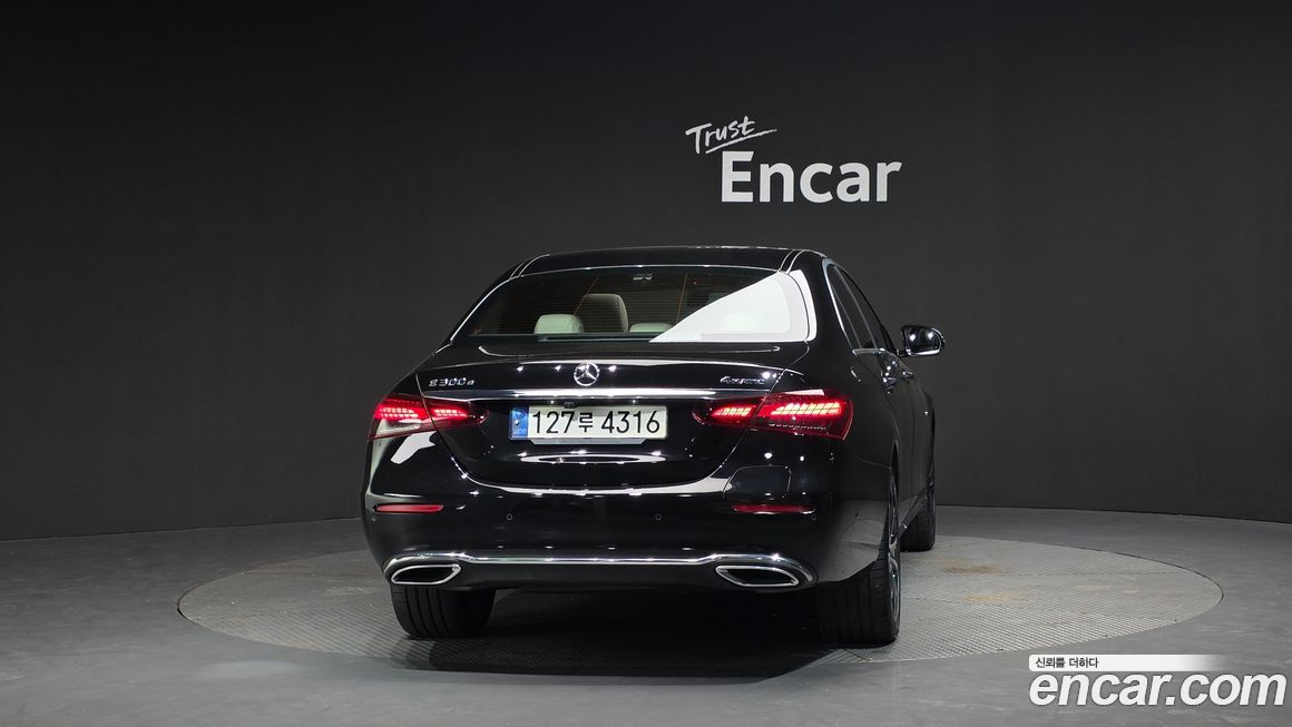 Mercedes-Benz E-Class 2021