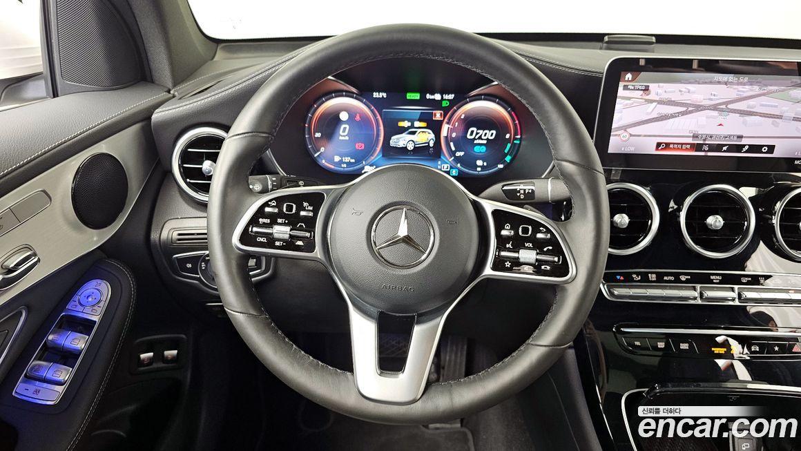 Mercedes-Benz GLC-Class 2021