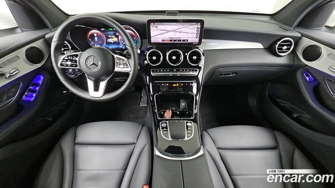 Mercedes-Benz GLC-Class 2021