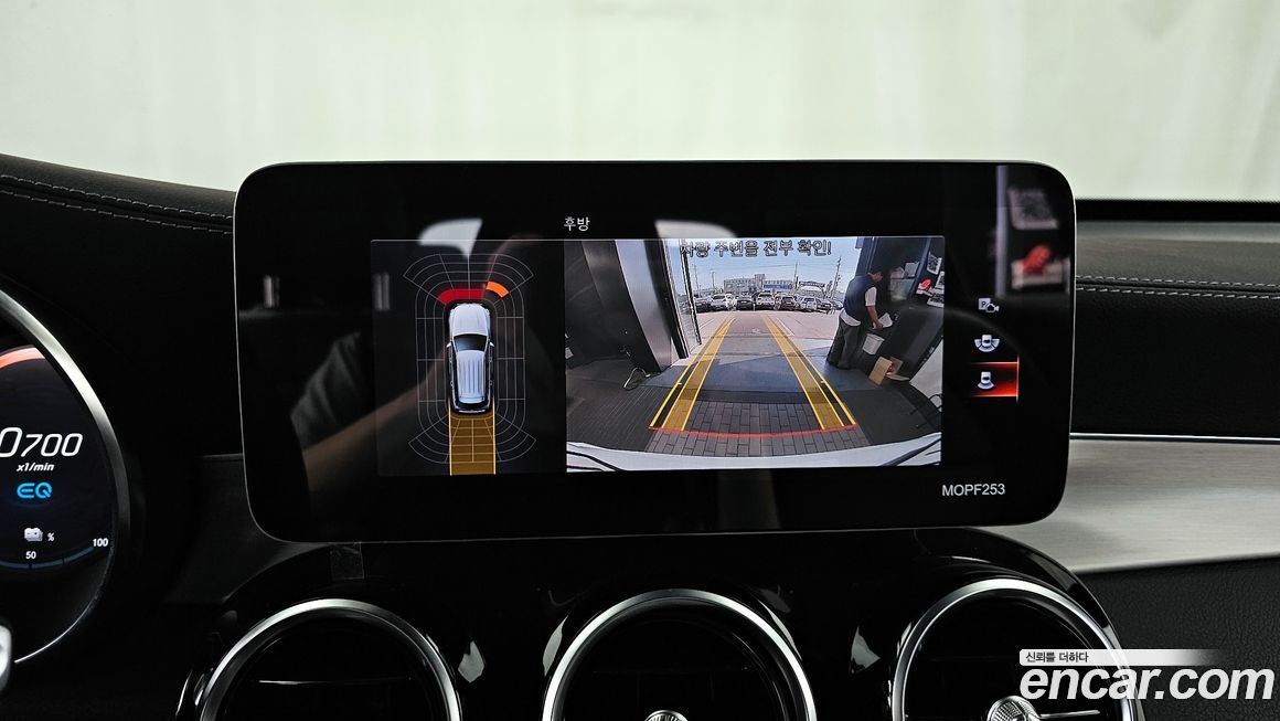 Mercedes-Benz GLC-Class 2021