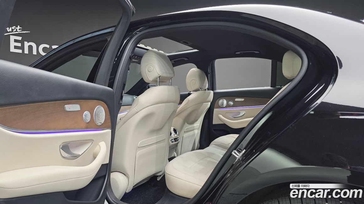 Mercedes-Benz E-Class 2021