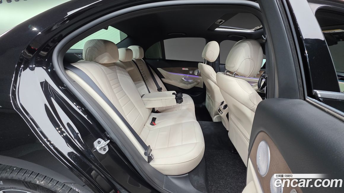 Mercedes-Benz E-Class 2021