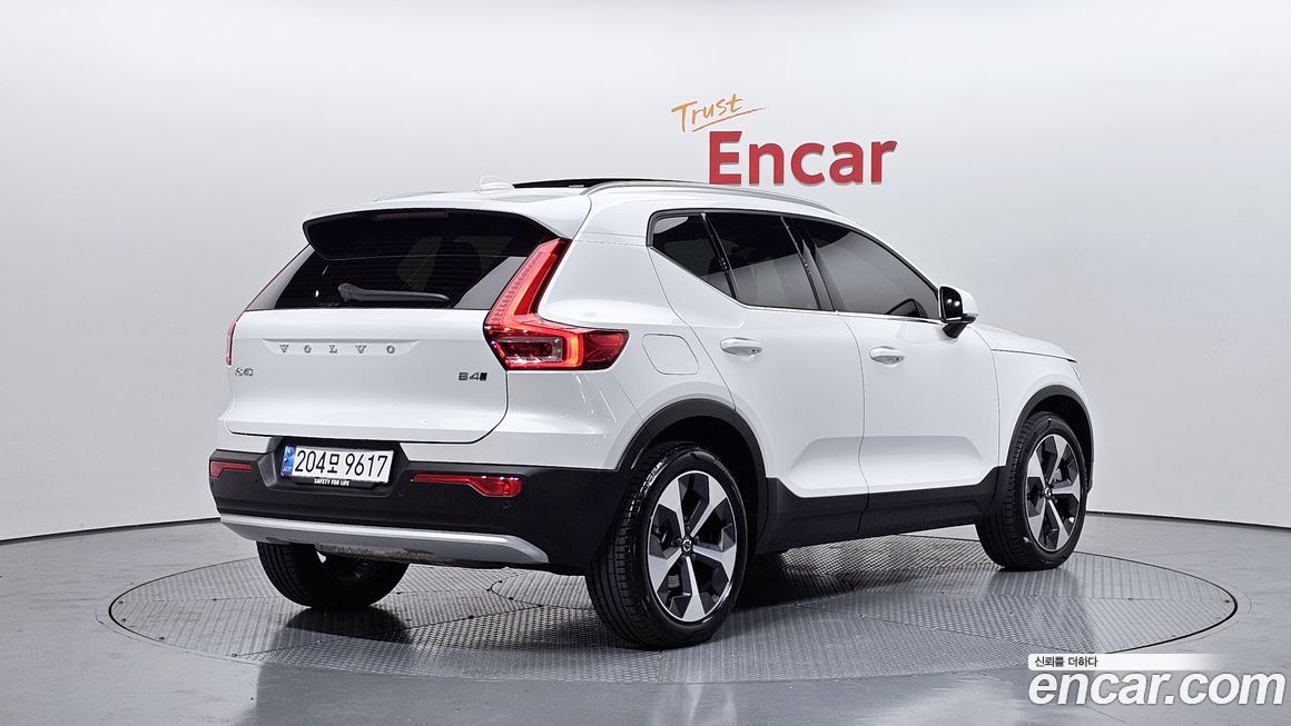 Volvo XC40 2024