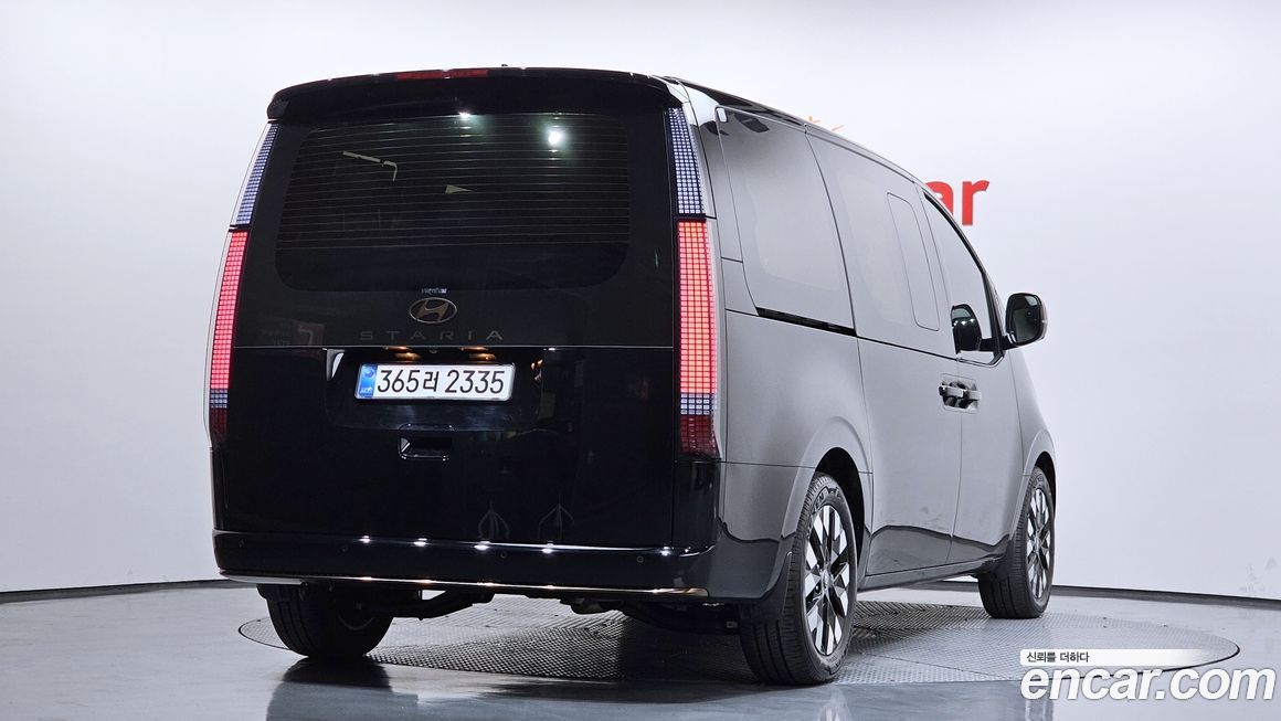Hyundai Staria 2025