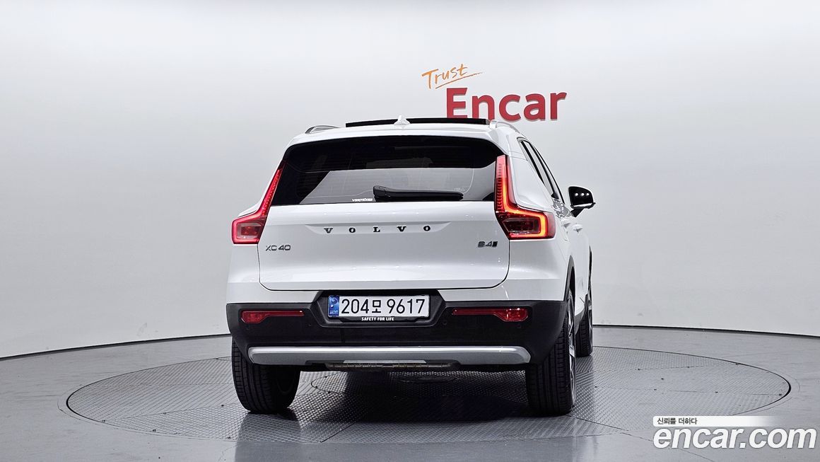 Volvo XC40 2024