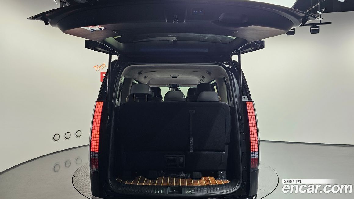Hyundai Staria 2025