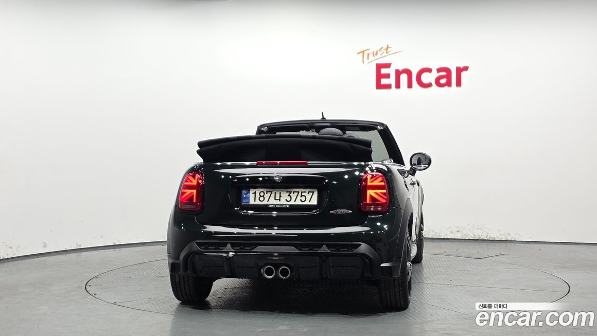 Mini Cooper Convertible 2024