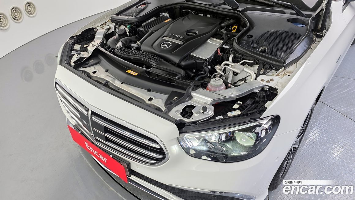 Mercedes-Benz E-Class 2021