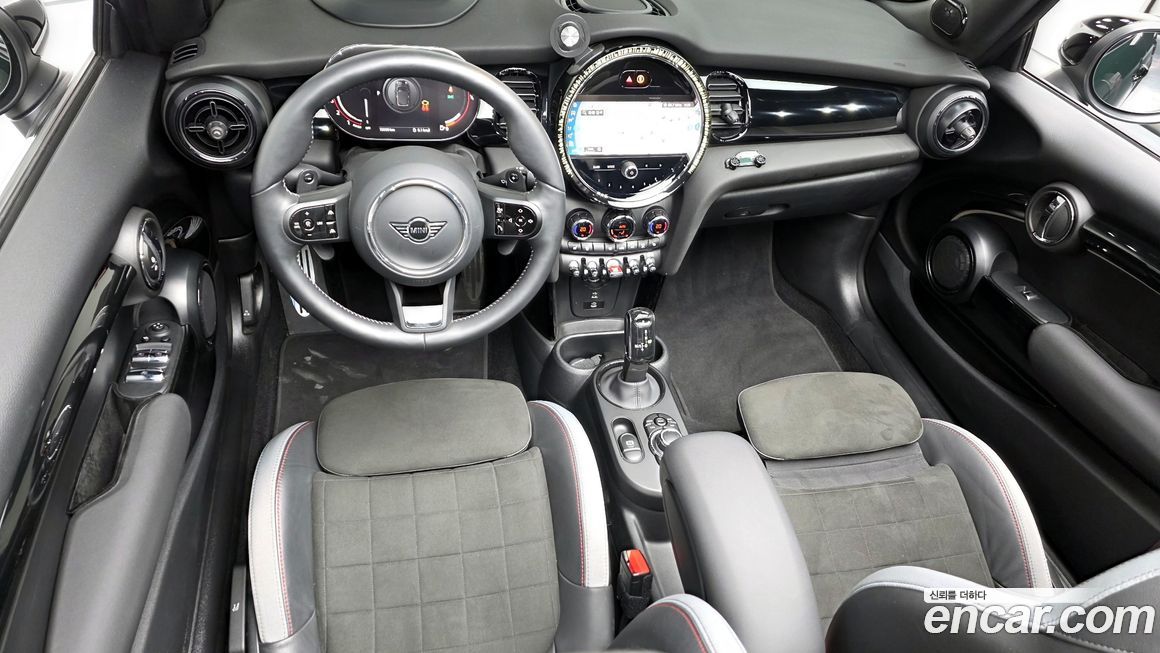 Mini Cooper Convertible 2024