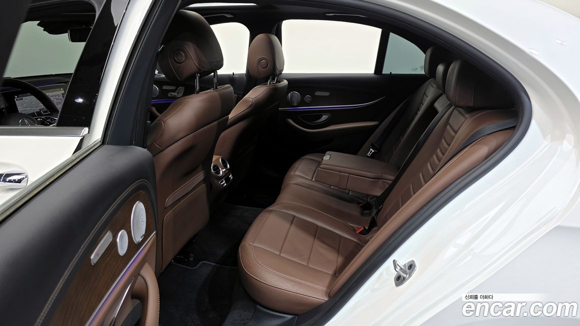 Mercedes-Benz E-Class 2021