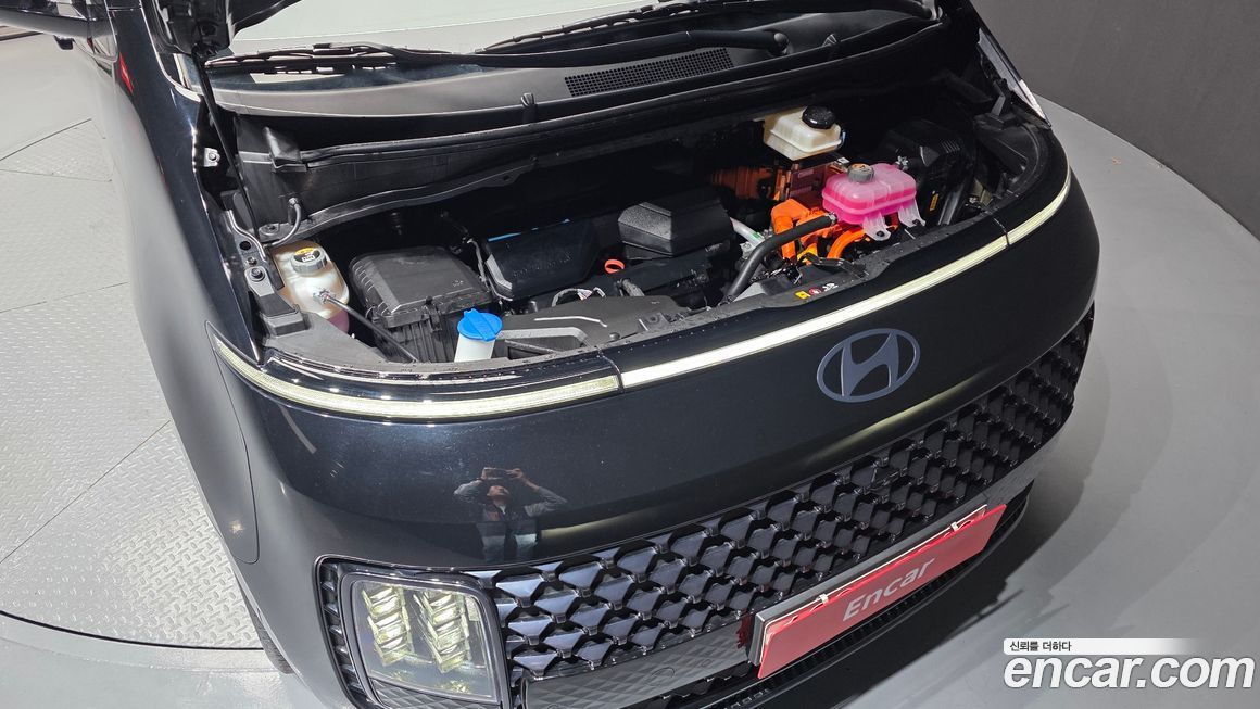 Hyundai Staria 2025