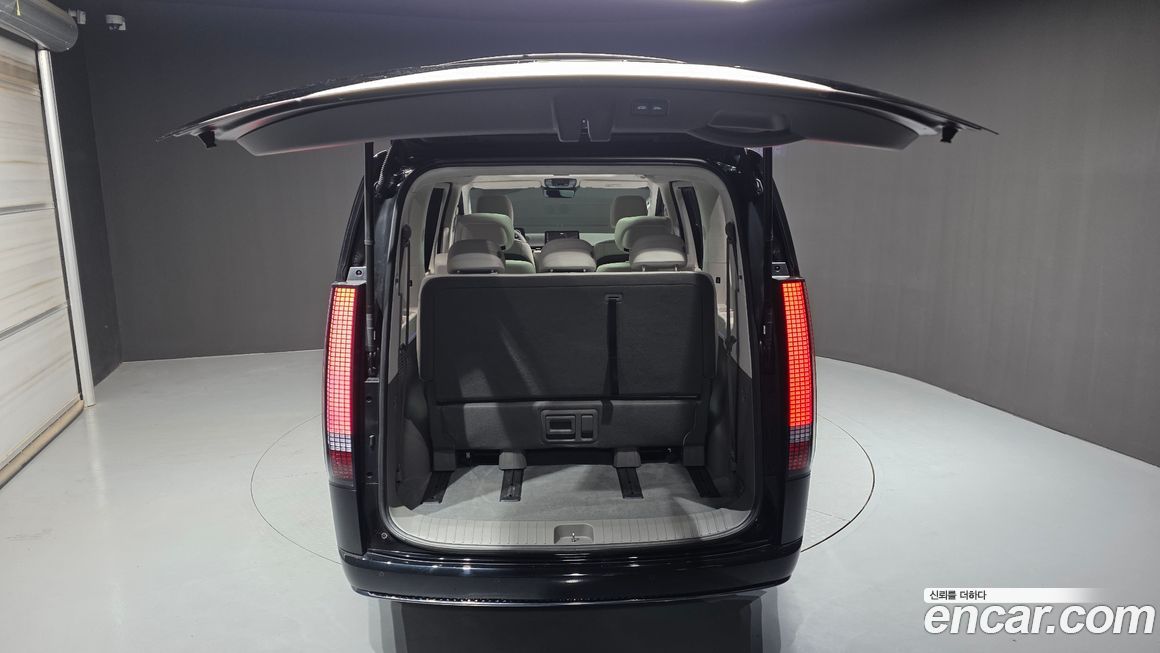 Hyundai Staria 2025