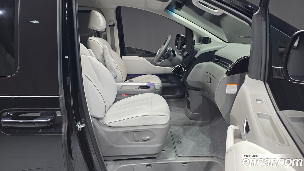 Hyundai Staria 2025