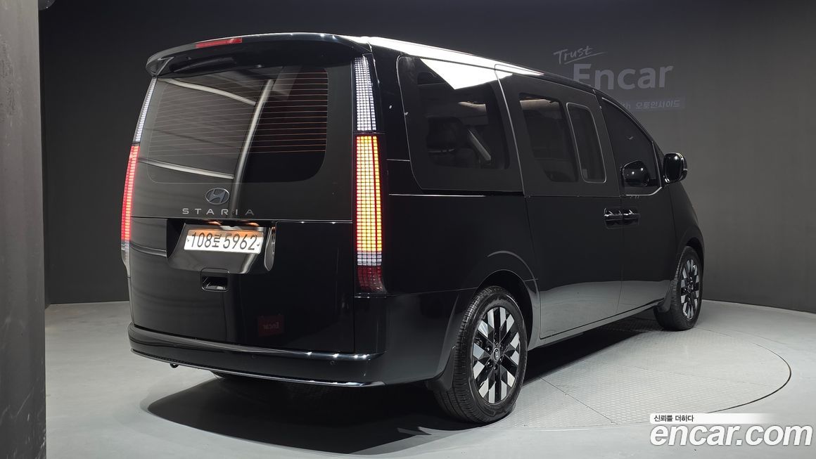 Hyundai Staria 2025