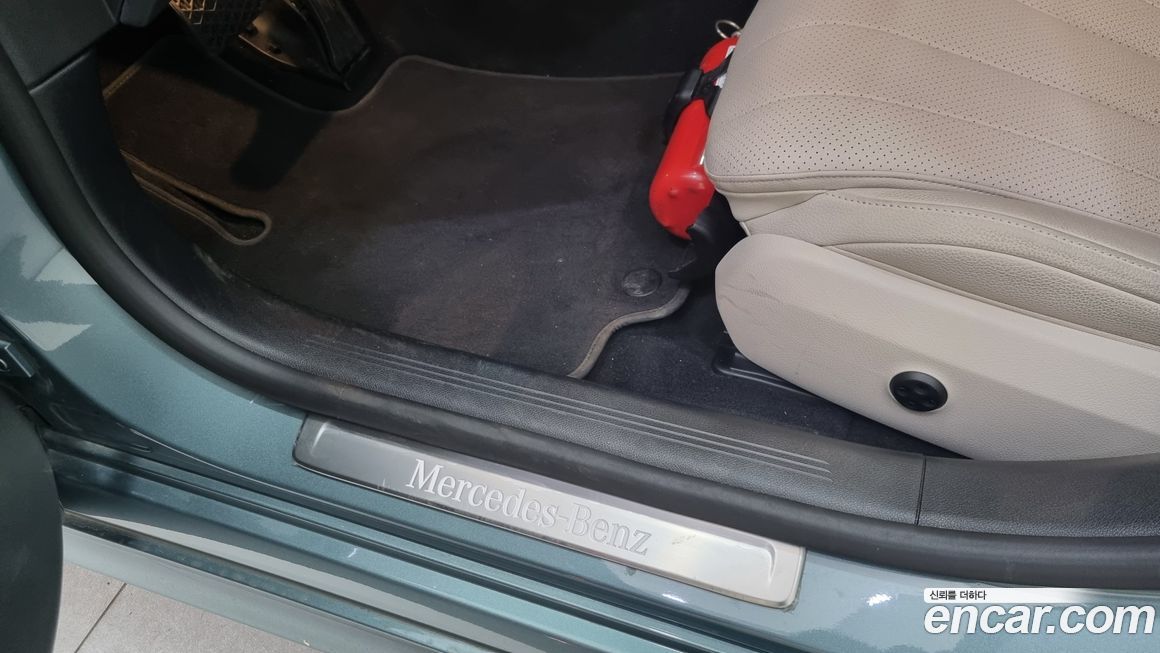 Mercedes-Benz E-Class 2025