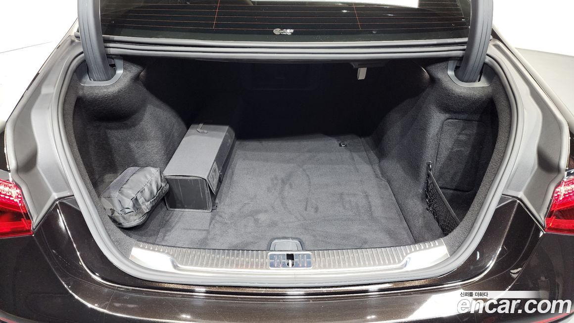 Mercedes-Benz S-Class 2021