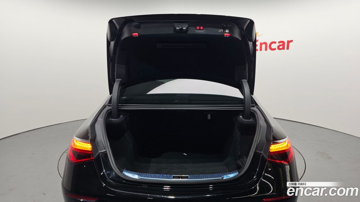 Mercedes-Benz S-Class 2023