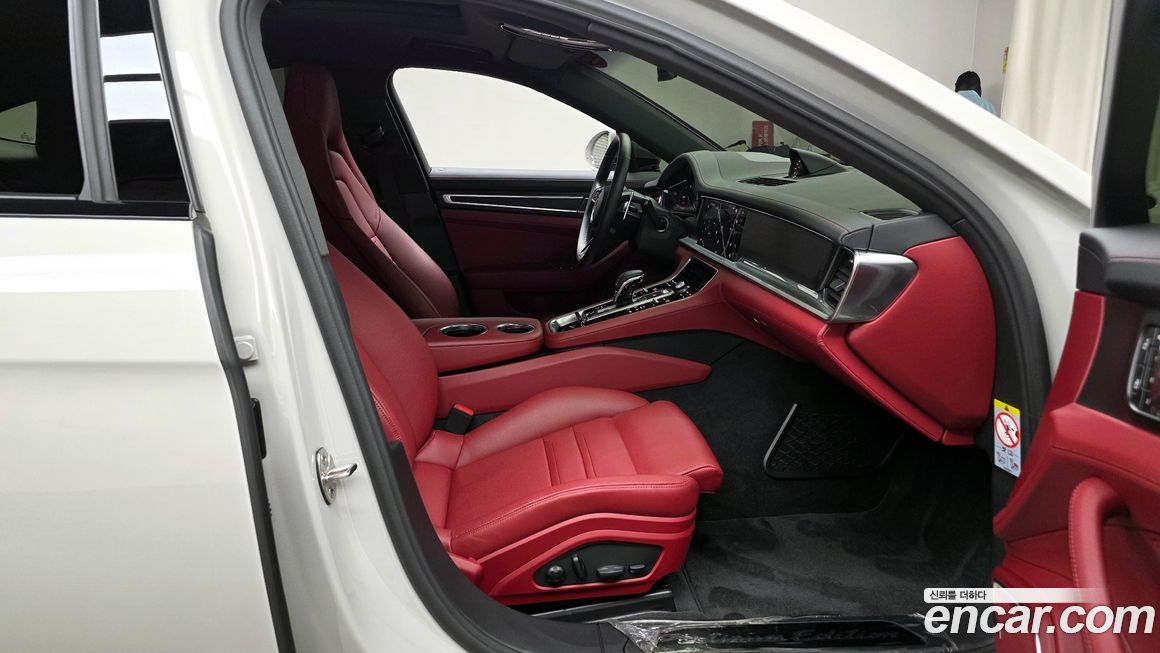 Porsche Panamera 2023