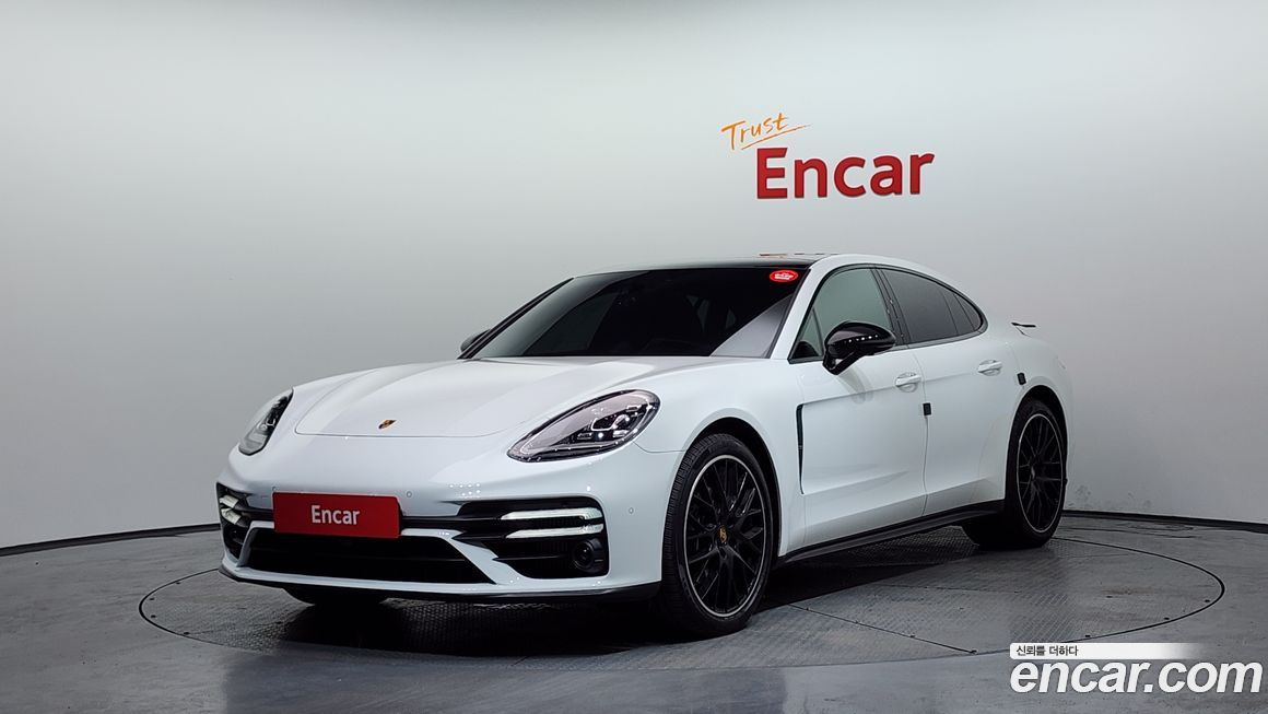 Porsche Panamera 2023