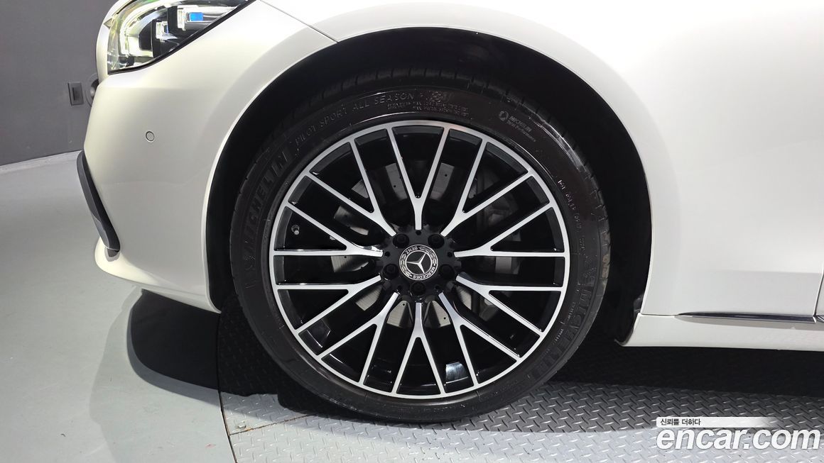 Mercedes-Benz S-Class 2023