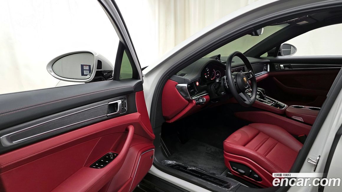 Porsche Panamera 2023